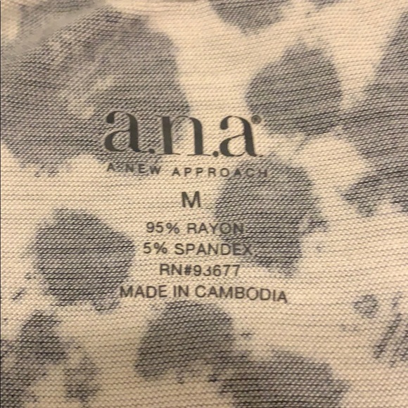 a.n.a. Flowy racerback tank size M - Picture 3 of 3